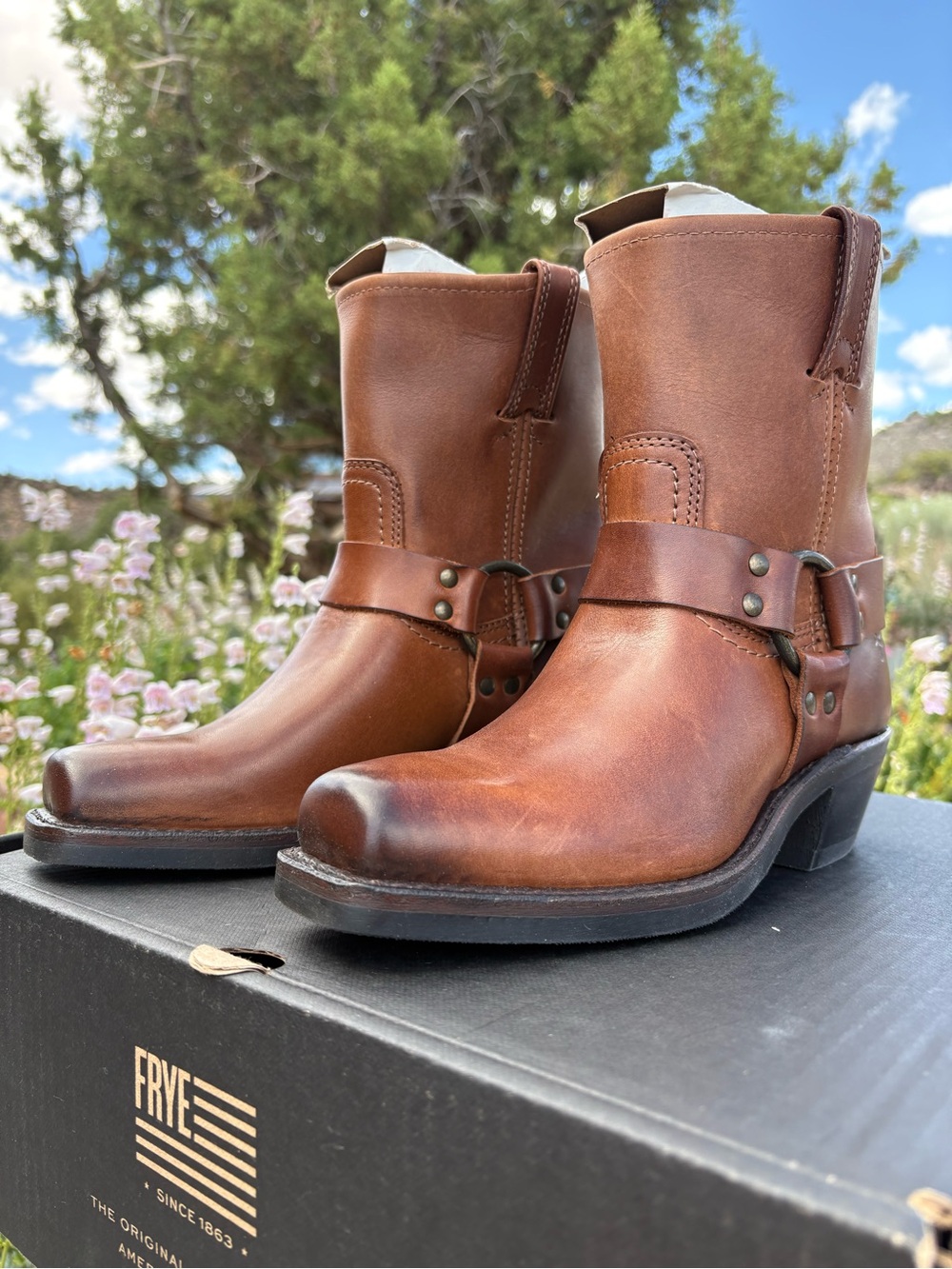 NWT๐บ๐ธ FRYE 8R Harness Boots Cognac - Picture 9 of 16